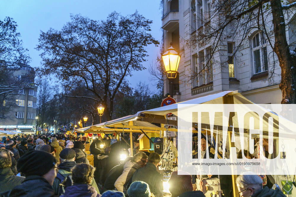 Rixdorf Weihnachtsmarkt, Neuköllner Richardplatz, 200 Verkaufsstände mit Glühwein, Holzspielzeug, Kerzen, Honig, selbstgebastelte Geschenke, Alt-Rixdorfer Weihnachtsmarkt 2022, Neuköllner Richardplatz, 200 Verkaufsstände mit Glühwein, Holzspielzeug, Kerzen, Honig, selbstgebastelte Geschenke. Findet am 2ten Adventswochende statt.