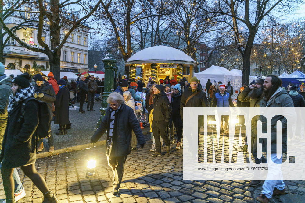 Rixdorf Weihnachtsmarkt, Neuköllner Richardplatz, 200 Verkaufsstände mit Glühwein, Holzspielzeug, Kerzen, Honig, selbstgebastelte Geschenke, Alt-Rixdorfer Weihnachtsmarkt 2022, Neuköllner Richardplatz, 200 Verkaufsstände mit Glühwein, Holzspielzeug, Kerzen, Honig, selbstgebastelte Geschenke. Findet am 2ten Adventswochende statt.