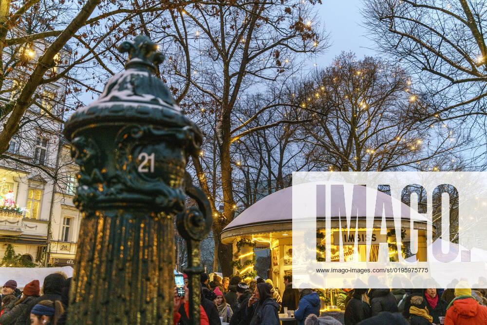 Rixdorf Weihnachtsmarkt, Neuköllner Richardplatz, 200 Verkaufsstände mit Glühwein, Holzspielzeug, Kerzen, Honig, selbstgebastelte Geschenke, Alt-Rixdorfer Weihnachtsmarkt 2022, Neuköllner Richardplatz, 200 Verkaufsstände mit Glühwein, Holzspielzeug, Kerzen, Honig, selbstgebastelte Geschenke. Findet am 2ten Adventswochende statt.