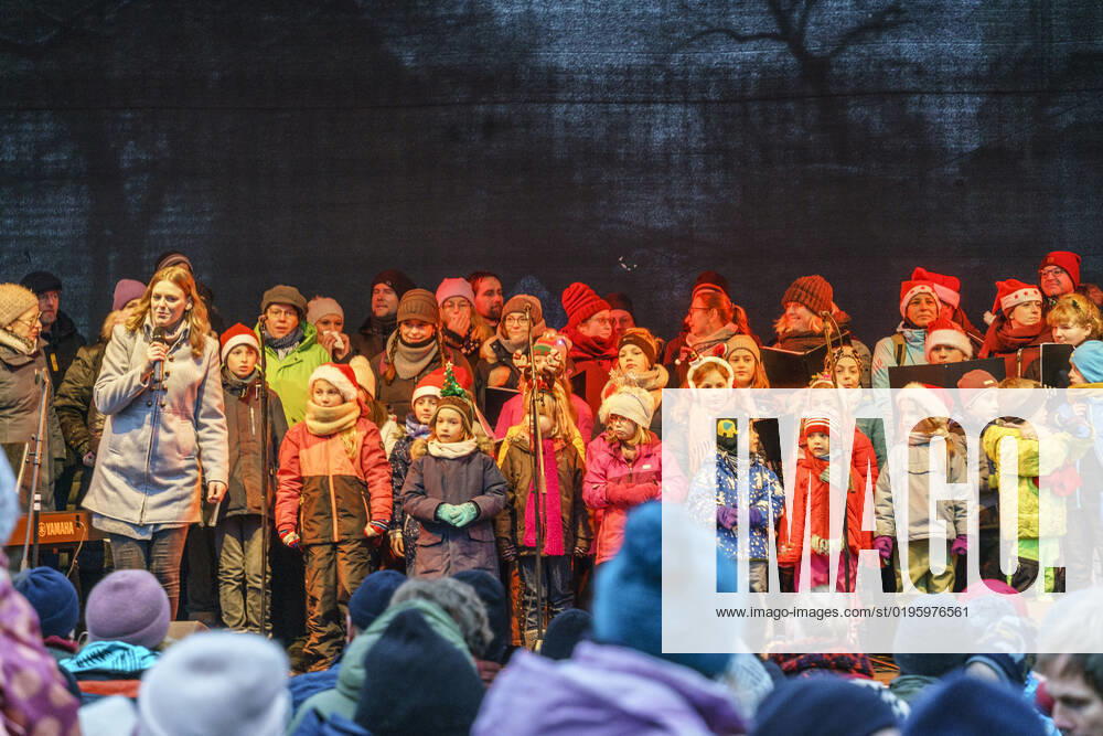 Rixdorf Weihnachtsmarkt, Neuköllner Richardplatz, 200 Verkaufsstände mit Glühwein, Holzspielzeug, Kerzen, Honig, selbstgebastelte Geschenke, Alt-Rixdorfer Weihnachtsmarkt 2022, Neuköllner Richardplatz, 200 Verkaufsstände mit Glühwein, Holzspielzeug, Kerzen, Honig, selbstgebastelte Geschenke. Findet am 2ten Adventswochende statt.