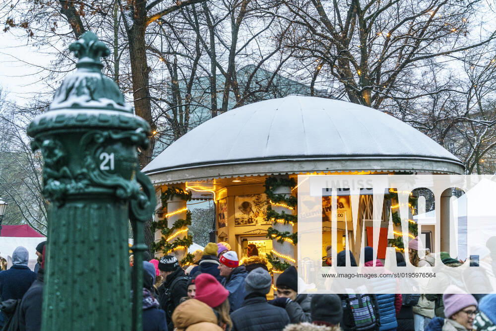 Rixdorf Weihnachtsmarkt, Neuköllner Richardplatz, 200 Verkaufsstände mit Glühwein, Holzspielzeug, Kerzen, Honig, selbstgebastelte Geschenke, Alt-Rixdorfer Weihnachtsmarkt 2022, Neuköllner Richardplatz, 200 Verkaufsstände mit Glühwein, Holzspielzeug, Kerzen, Honig, selbstgebastelte Geschenke. Findet am 2ten Adventswochende statt.