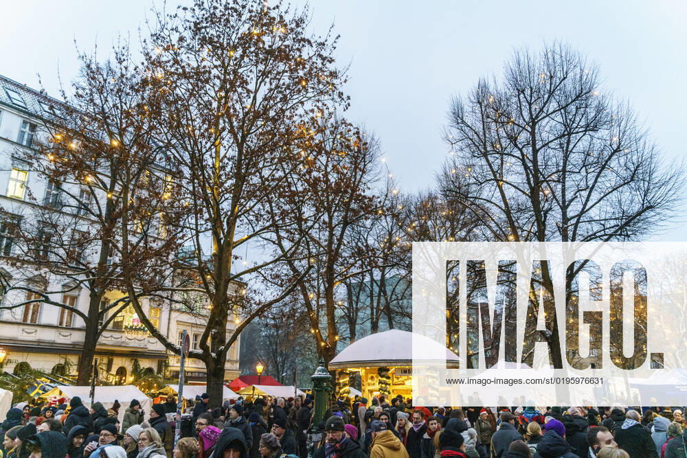 Rixdorf Weihnachtsmarkt, Neuköllner Richardplatz, 200 Verkaufsstände mit Glühwein, Holzspielzeug, Kerzen, Honig, selbstgebastelte Geschenke, Alt-Rixdorfer Weihnachtsmarkt 2022, Neuköllner Richardplatz, 200 Verkaufsstände mit Glühwein, Holzspielzeug, Kerzen, Honig, selbstgebastelte Geschenke. Findet am 2ten Adventswochende statt.