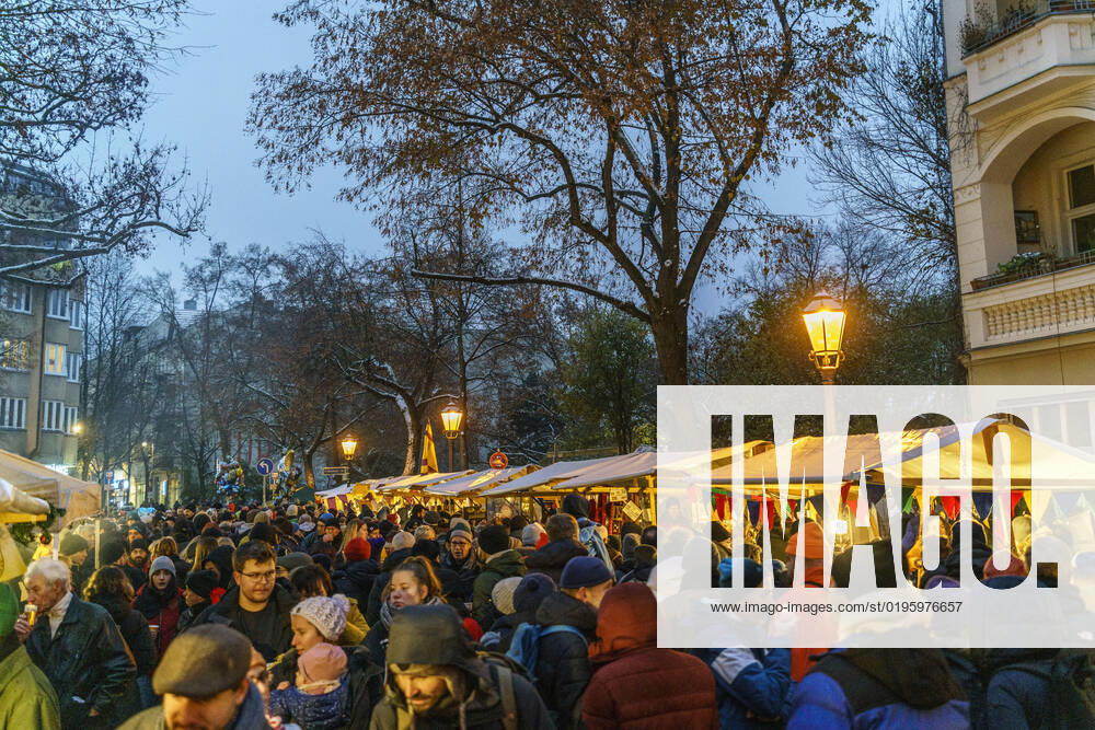 Rixdorf Weihnachtsmarkt, Neuköllner Richardplatz, 200 Verkaufsstände mit Glühwein, Holzspielzeug, Kerzen, Honig, selbstgebastelte Geschenke, Alt-Rixdorfer Weihnachtsmarkt 2022, Neuköllner Richardplatz, 200 Verkaufsstände mit Glühwein, Holzspielzeug, Kerzen, Honig, selbstgebastelte Geschenke. Findet am 2ten Adventswochende statt.