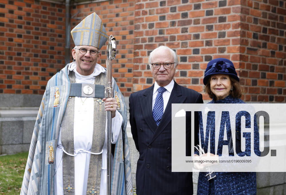 UPPSALA 20221204 New Archbishop Martin Modà us with King Carl Gustaf and Queen Silvia after the reception service and high mass on the second Advent in Uppsala Cathedral Uppsala Sweden