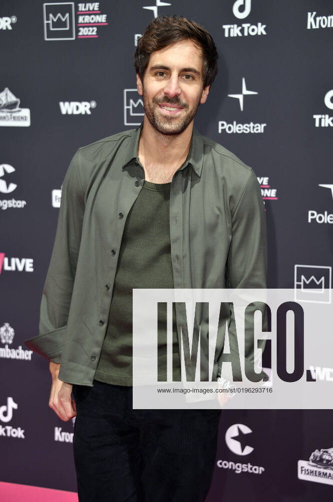 Max Giesinger bei der 23. Verleihung der 1Live Krone 2022 in der Jahrhunderthalle. Bochum