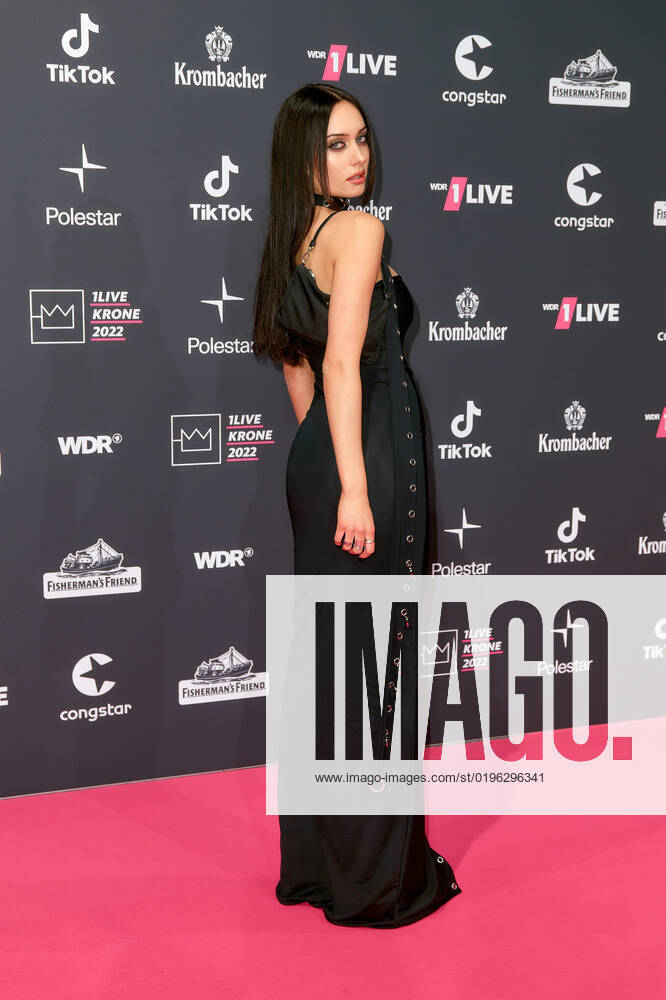 1LIVE Krone Verleihung in Bochum Kayla Shyx (Kaya Loska) auf dem roten Teppich bei der Verleihung der 1LIVE Krone in der Jahrhunderthalle in Bochum.