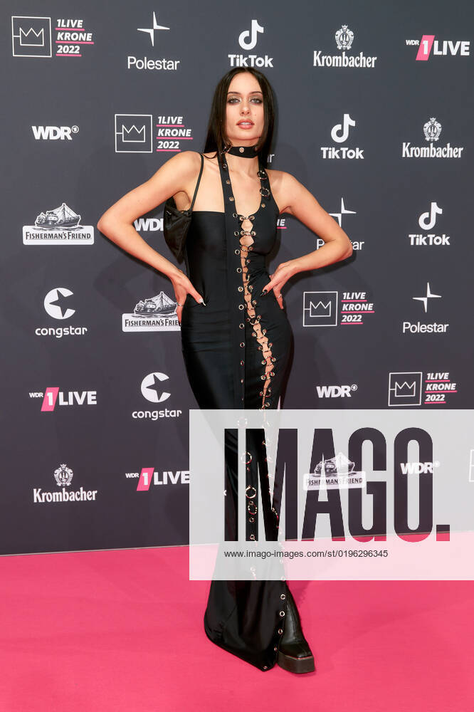 1LIVE Krone Verleihung in Bochum Kayla Shyx (Kaya Loska) auf dem roten Teppich bei der Verleihung der 1LIVE Krone in der Jahrhunderthalle in Bochum.