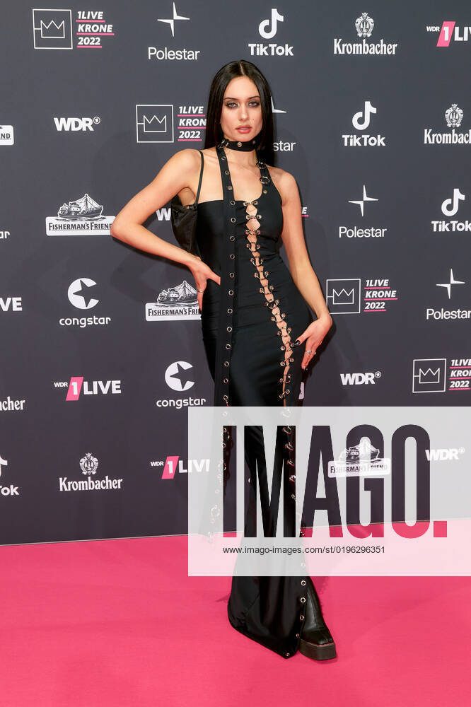 1LIVE Krone Verleihung in Bochum Kayla Shyx (Kaya Loska) auf dem roten Teppich bei der Verleihung der 1LIVE Krone in der Jahrhunderthalle in Bochum.