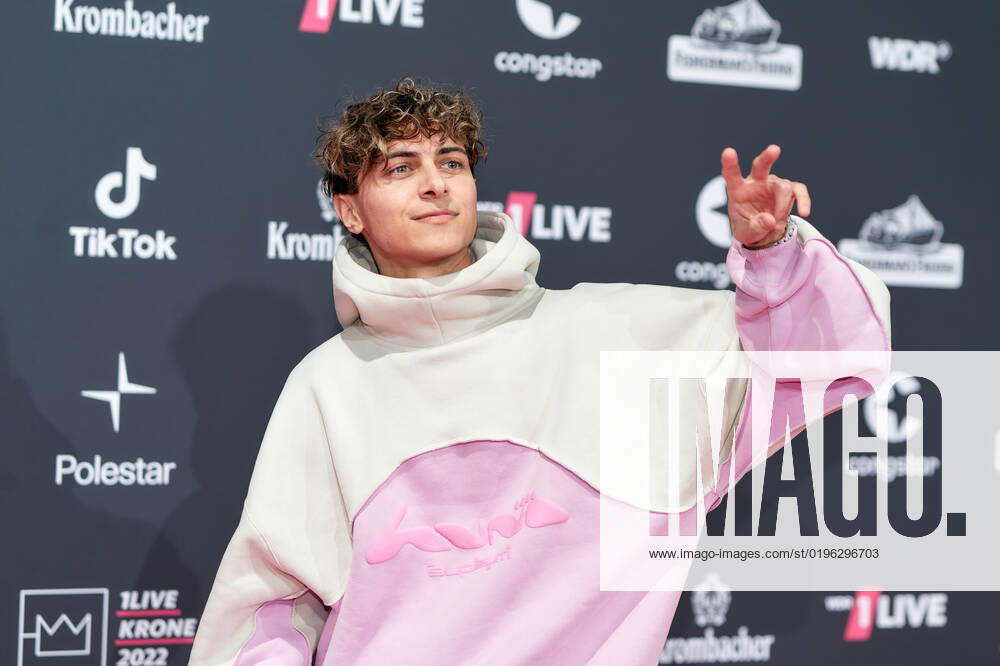1LIVE Krone Verleihung in Bochum Lukas Rieger auf dem roten Teppich bei der Verleihung der 1LIVE Krone in der Jahrhunderthalle in Bochum.