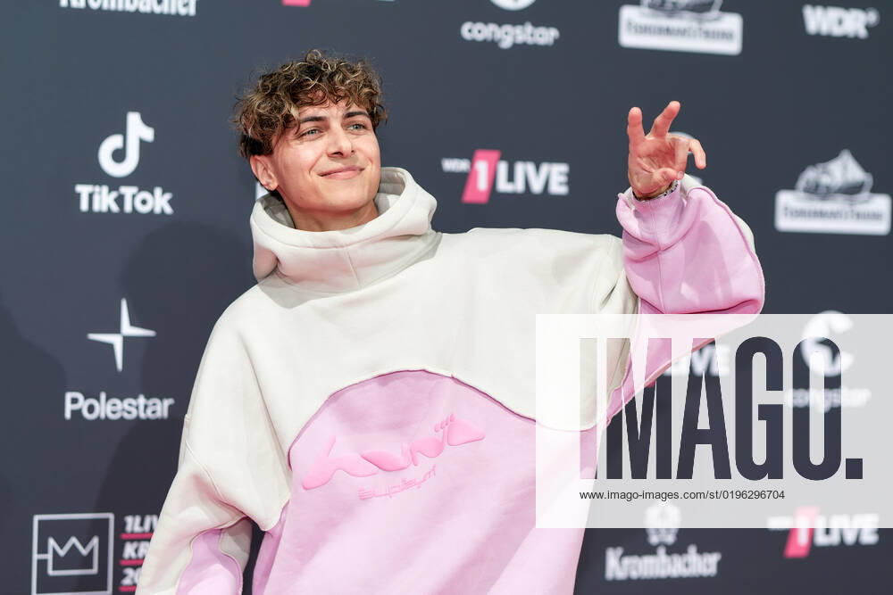 1LIVE Krone Verleihung in Bochum Lukas Rieger auf dem roten Teppich bei der Verleihung der 1LIVE Krone in der Jahrhunderthalle in Bochum.