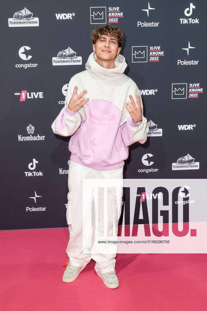 1LIVE Krone Verleihung in Bochum Lukas Rieger auf dem roten Teppich bei der Verleihung der 1LIVE Krone in der Jahrhunderthalle in Bochum.