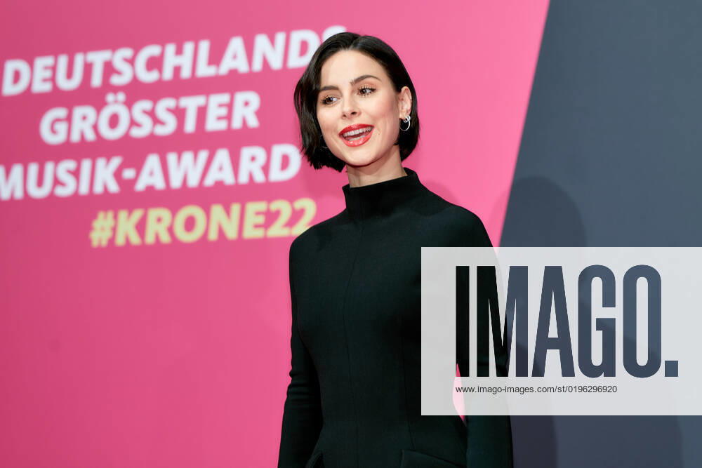 1LIVE Krone Verleihung in Bochum Lena Meyer-Landrut auf dem roten Teppich bei der Verleihung der 1LIVE Krone in der Jahrhunderthalle in Bochum.