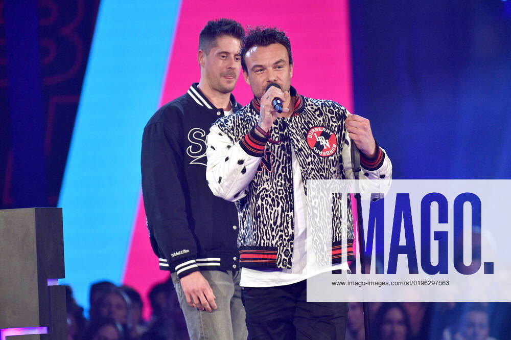 Vincent Stein und Dag-Alexis Kopplin von SDP bei der 23. Verleihung der 1Live Krone 2022 in der Jahrhunderthalle. Bochum