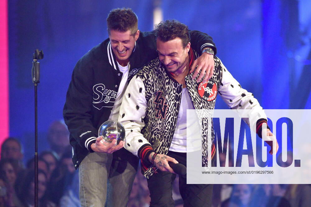 Vincent Stein und Dag-Alexis Kopplin von SDP bei der 23. Verleihung der 1Live Krone 2022 in der Jahrhunderthalle. Bochum