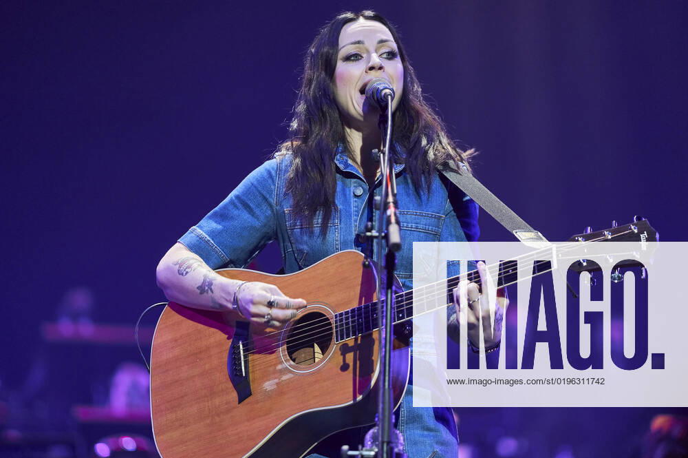 Amy Macdonald live bei der Night of the Proms 2022 in der ZAG Arena. Hannover