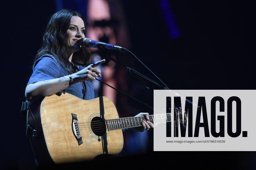 Amy Macdonald live bei der Night of the Proms 2022 in der ZAG Arena. Hannover
