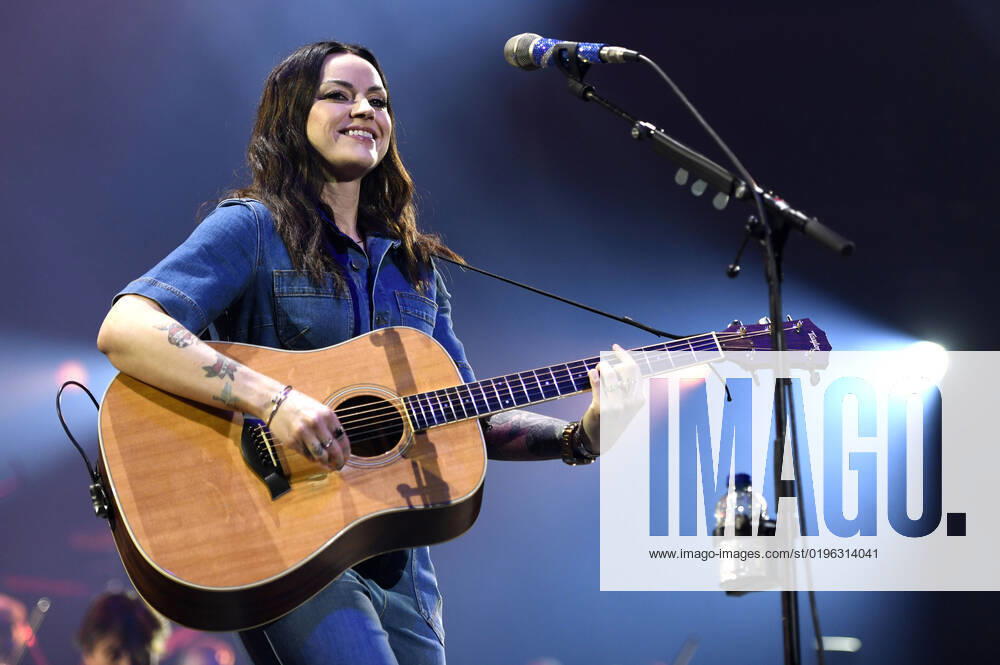 Amy Macdonald live bei der Night of the Proms 2022 in der ZAG Arena. Hannover