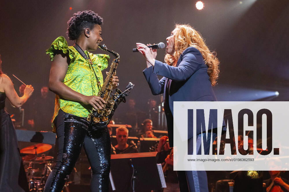 Carol Decker (TÂ Pau) live bei der Night of the Proms 2022 in der ZAG Arena. Hannover