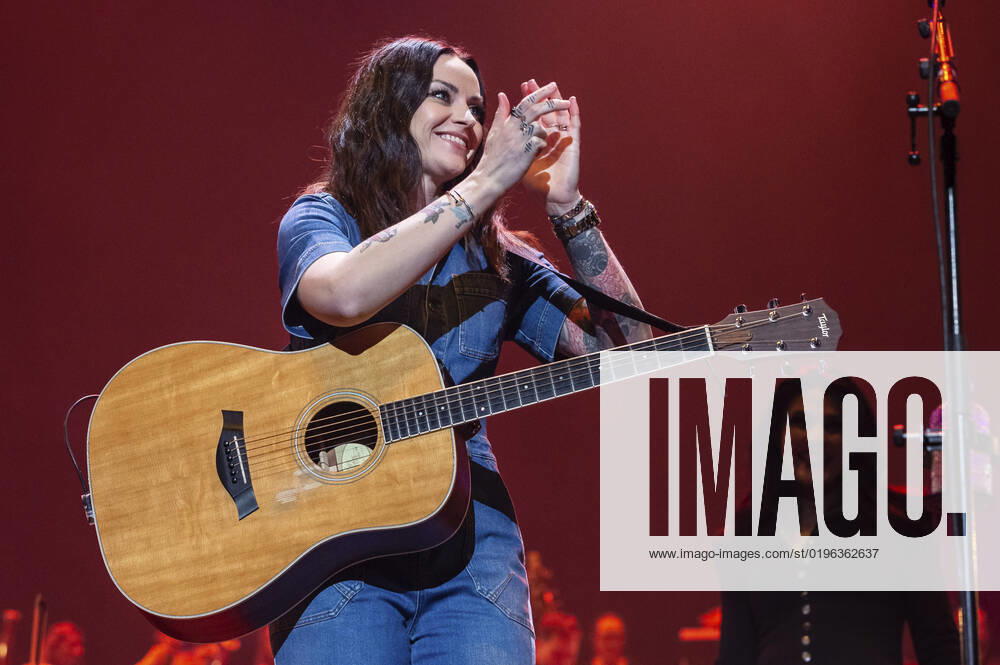 Amy Macdonald live bei der Night of the Proms 2022 in der ZAG Arena. Hannover