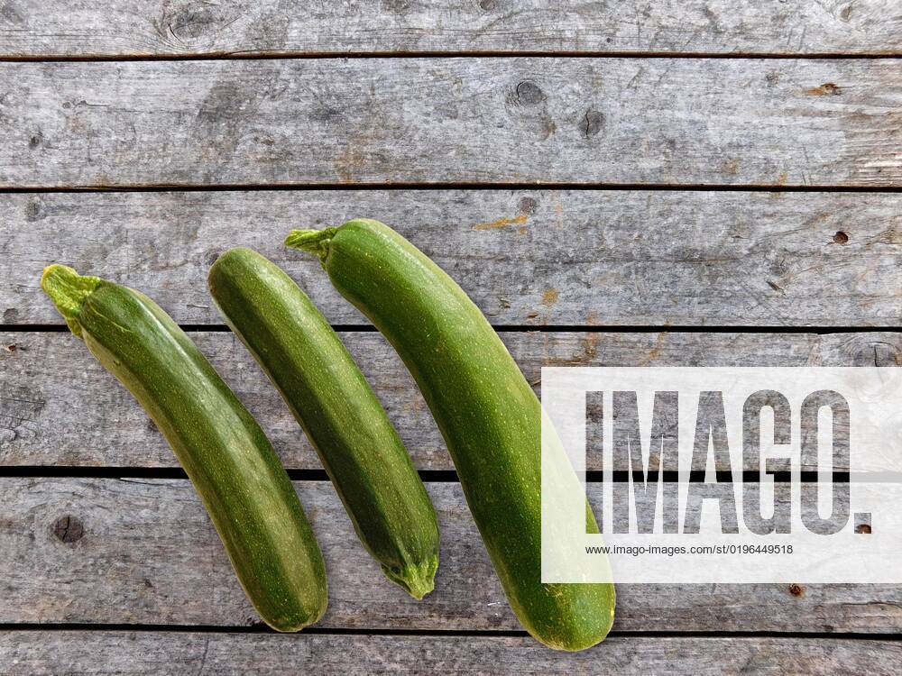 Zucchini , 26231192.jpg, italian, vegan, eating, produce, raw, courgette, ingredient, top view, overhead, food, market, autumn, fresh, veggies, pumpkin, garden, farmer, background, healthy, wooden, green, harvest, summer, agriculture, eco, supermarket, local, vegetables, seasonal, bio, zucchini, rustic, squash, wood, diet, organic, table, farm, vegetarian, fall, farming, above, basket,