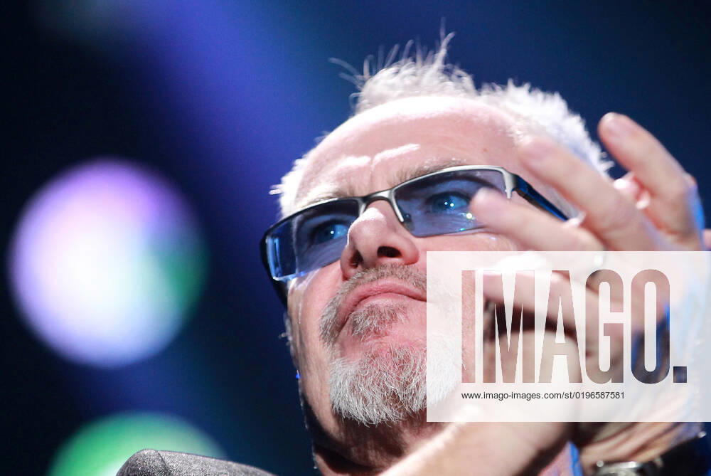 Night of the Proms 2022 13.12.2022, Erfurt, Messehalle, Night of the Proms 2022 Das Antwerp Philharmonic Orchestra und der Chor Fine Fleur unter Leitung der Dirigentin Alexandra Arrieche begleiten die Stars im Bild: Nik Kershaw
