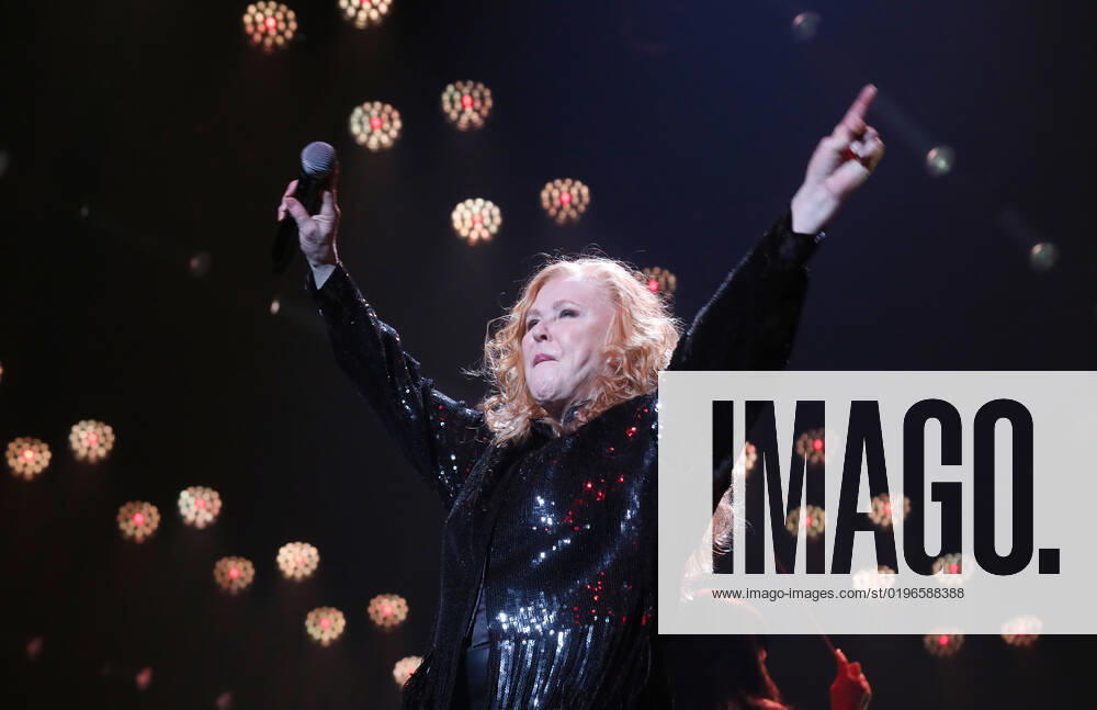 Night of the Proms 2022 13.12.2022, Erfurt, Messehalle, Night of the Proms 2022 Das Antwerp Philharmonic Orchestra und der Chor Fine Fleur unter Leitung der Dirigentin Alexandra Arrieche begleiten die Stars im Bild: Carol Decker