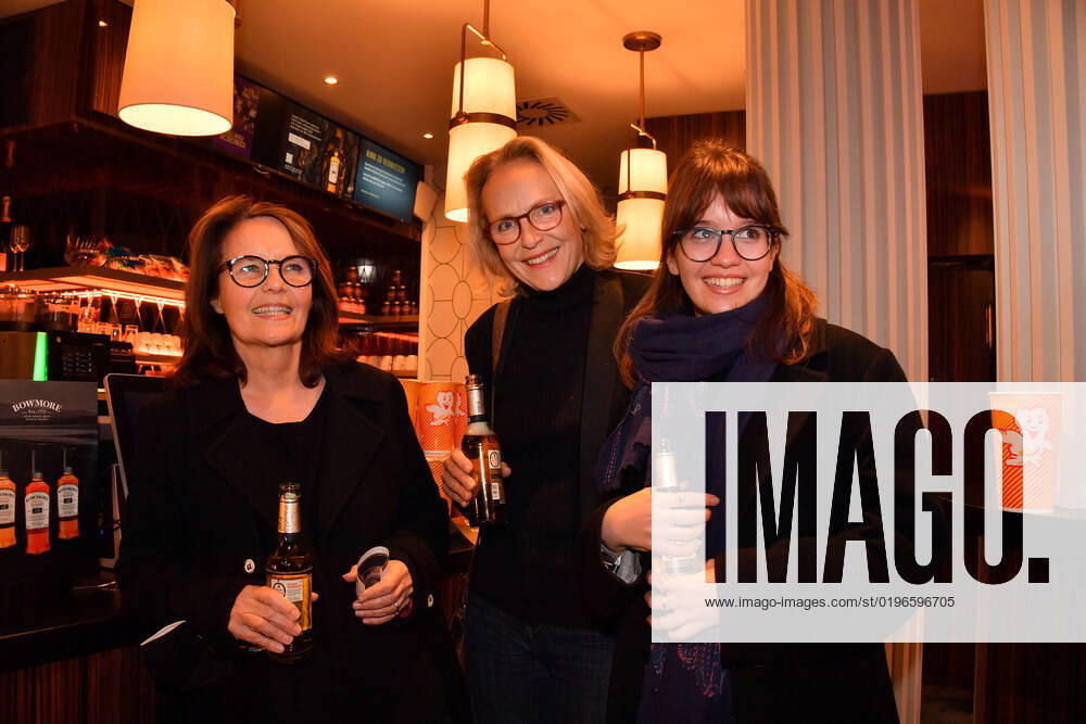 Caroline Link, Juliane Köhler und Paulina Graf Premiere Was man von hier aus sehen kann Film, Fernsehen Astor Film Lounge im Arri München 10. Dez. 2022