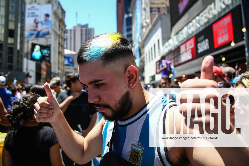 Argentina fans celebrate the victory against France, for the finals of world cup Qatar 2022. Final Score: Argentina 4 - 2 France Buenos Aires Argentina - ZUMAs197 20221218_zab_s197_063