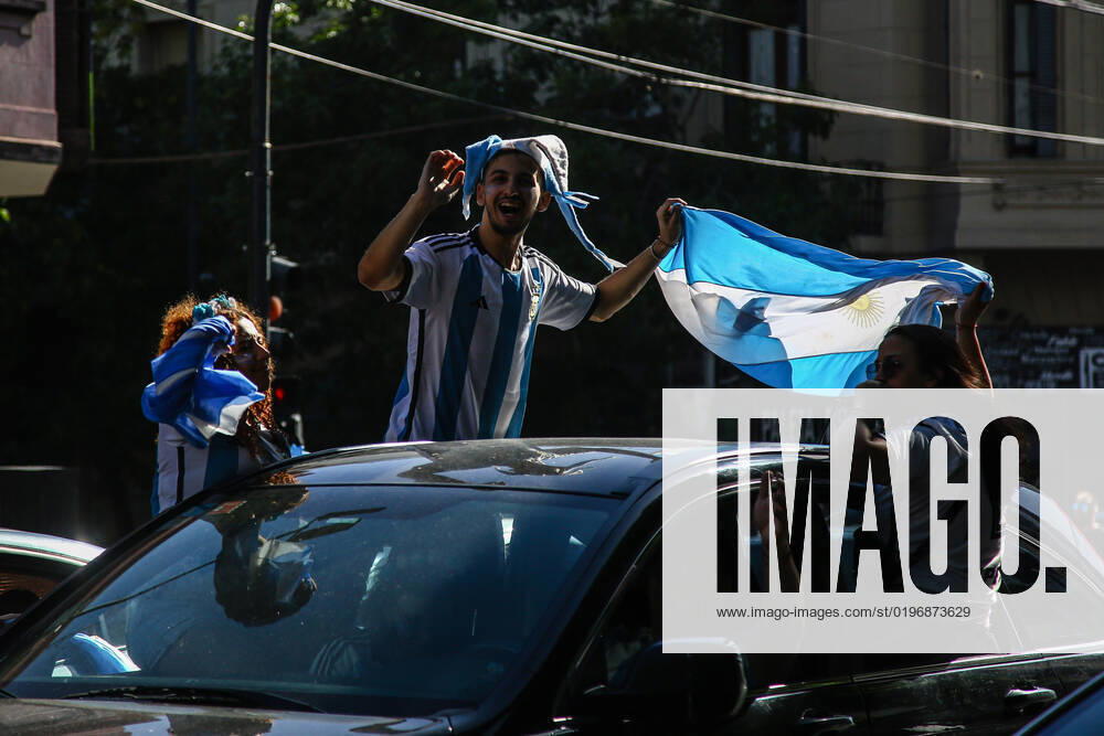 Argentina fans celebrate their championship in the World Cup Qatar 2022. Buenos Aires Argentina - ZUMAs197 20221218_zaa_s197_265