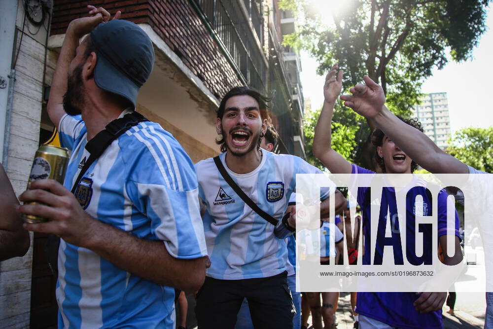 Argentina fans celebrate their championship in the World Cup Qatar 2022. Buenos Aires Argentina - ZUMAs197 20221218_zaa_s197_268