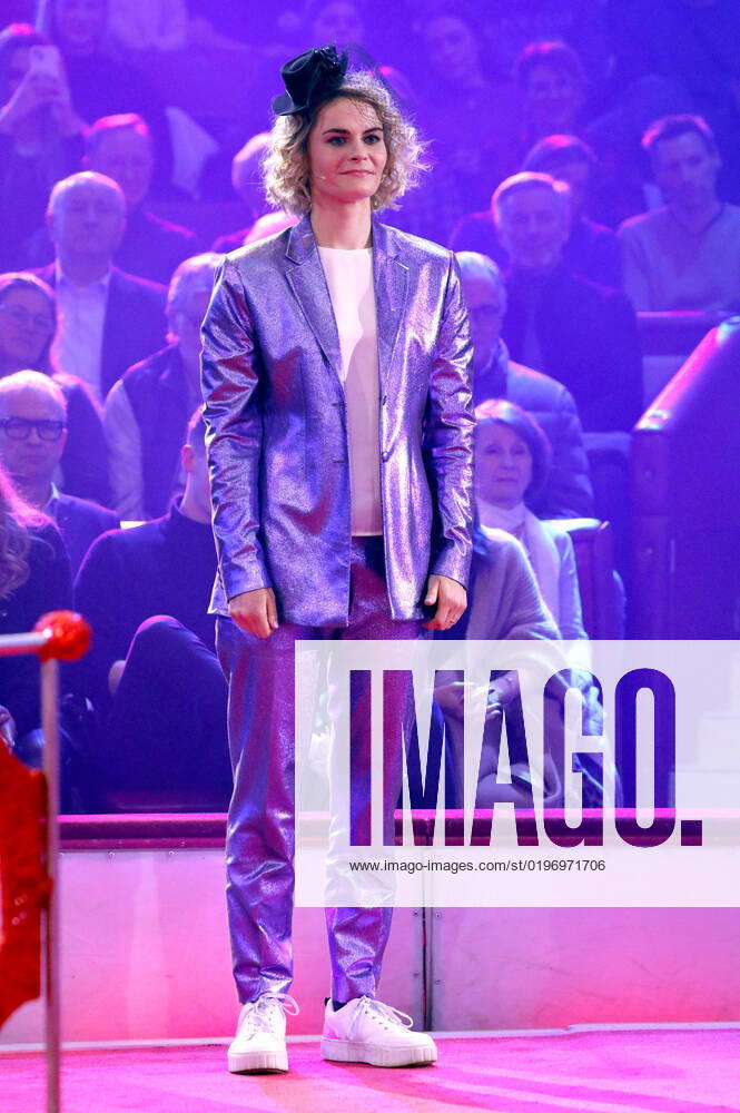 Hazel Brugger bei der Aufzeichnung der SAT.1-Sendung Stars in der Manege im Circus Krone Bau. München