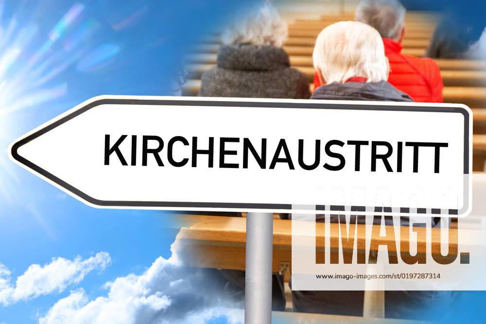 Symbolbild Kirchenaustritt: Richtungsschild mit der Aufschrift Kirchenaustritt vor Personen in einer Kirche und einem blauen Himmel (Composing)