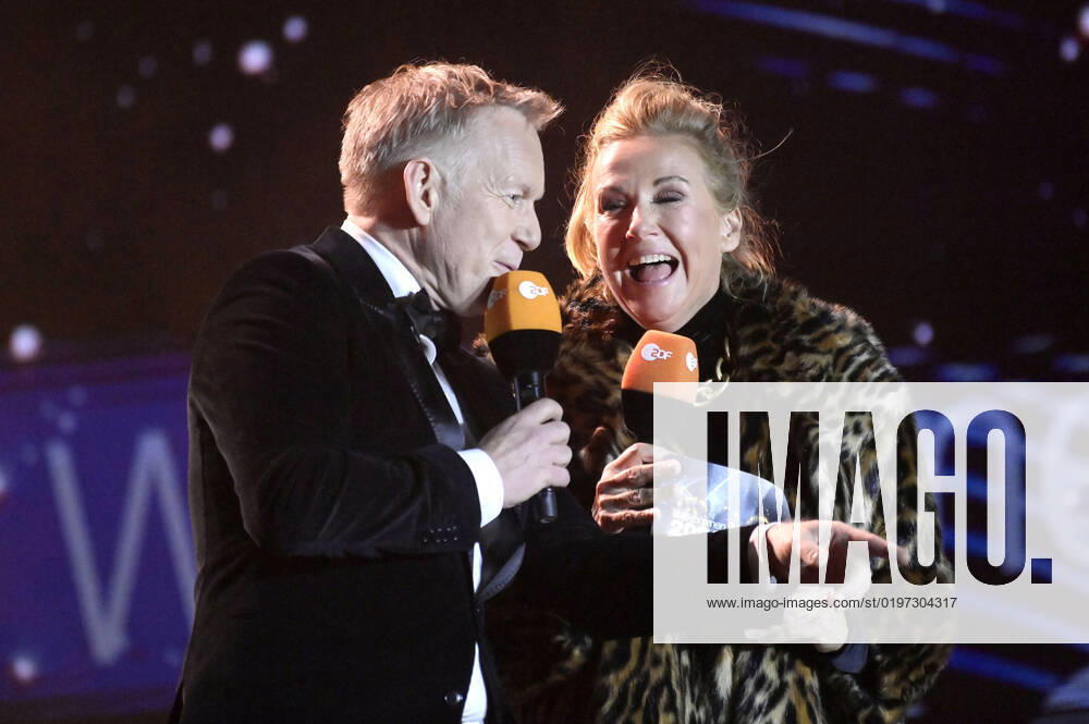 Johannes B. Kerner und Andrea Kiewel in der Silvestershow Celebrate at the Gate - Willkommen 2023 am Brandenburger Tor. Berlin