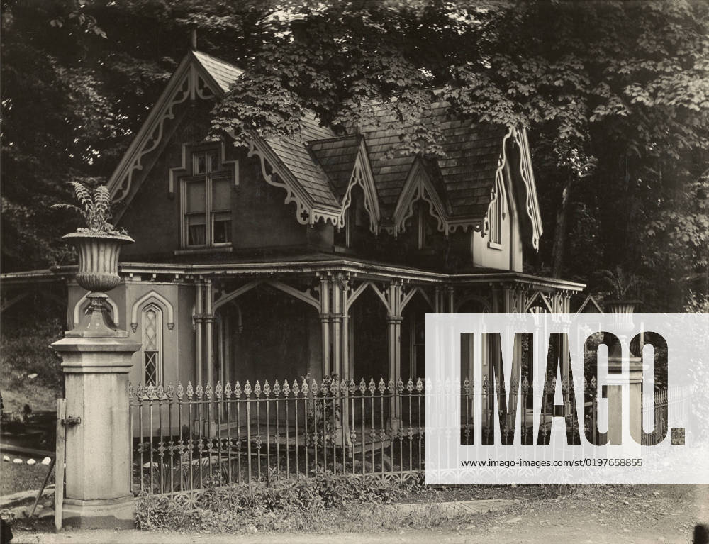 Gothic Gate Cottage near Poughkeepsie, New York. Walker Evans (American, 1903 - 1975)