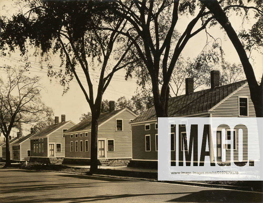 Millworkers Houses in Willimantic, Connecticut. Walker Evans (American, 1903 - 1975)