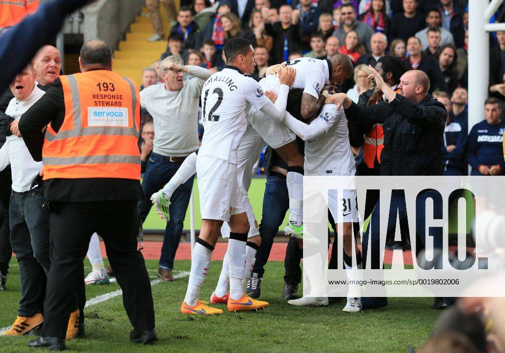 Manchester United ManU s Marouane Fellaini celebrates scoring his sides second goal Barclays Premier League - Crystal Palace vs Manchester United- Selhurst Park - England - 9th May 2015 - Picture David Klein Sportimage .