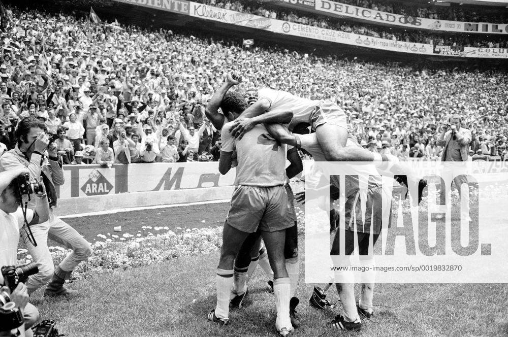 Fussball Weltmeisterschaft 1970: Finale: Brasilien-Italien(4:1) 21.06.1970. Jubel der Brasilianer nach dem Abfiff. HM