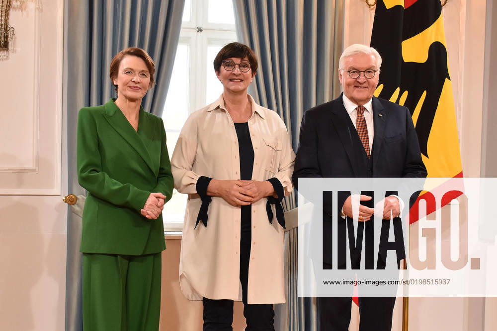 First Lady Elke Büdenbender, SPD Vorsitzende Saskia Esken und Bundespräsident Frank-Walter Steinmeier beim Neujahrsempfang für Repräsentanten des öffentlichen Lebens sowie engagierte Bürgerinnen und Bürger am 10.01.2023 im Schloss Bellevue in Berlin Neujahrsempfang im Schloss Bellvue mit Bundespräsident Frank Walter Steinmeier