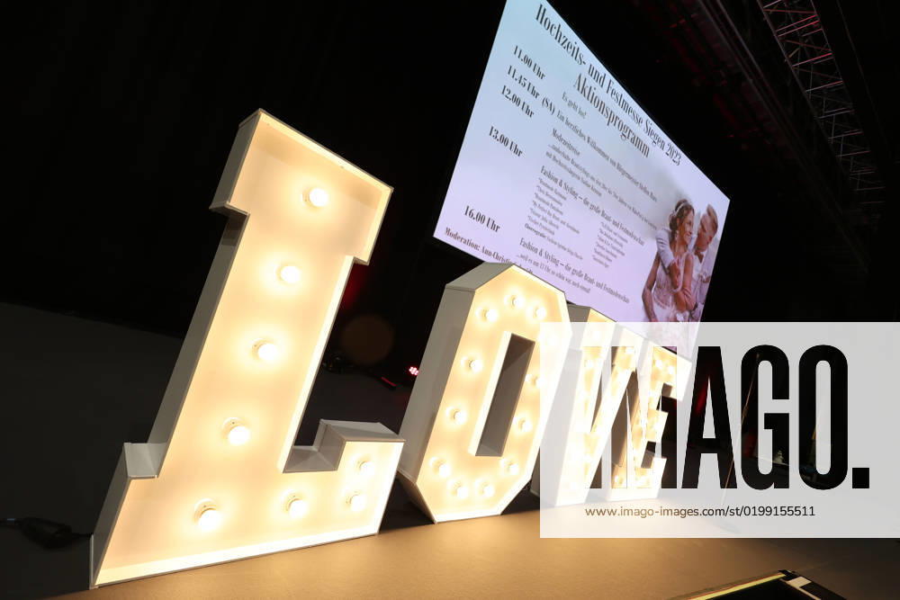 Impressionen der Hochzeits und Festmesse 2023 in der Siegerlandhalle Messe zum Thema Hochzeit und Fest am 14.01.2023 in Siegen Deutschland. Nur Redaktionelle Nutzung
