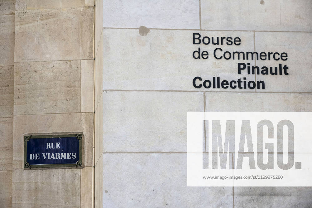 Paris (France): building of the Bourse de commerce (Commodities Exchange) and the Pinault Collection Paris (France): building of the Bourse de commerce (Commodities Exchange) The Pinault collection in the former Commodity Exchange building renovated and converted into a Parisian museum housing Francois Pinault s private collection of contemporary art. Street sign, rue de Viarmes street Ile de France; Paris 75 Ile-de-France Europe; Western Europe; France