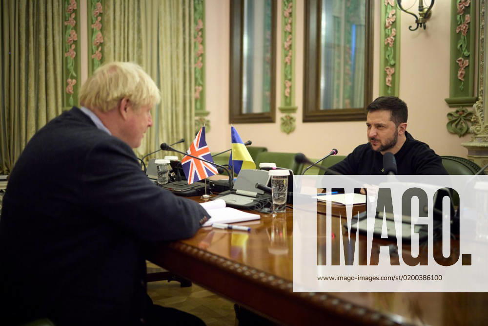Ukraine-Krieg, Jahrestag der Invasion, Persönlichkeiten besuchen die Ukraine, Archivbilder Ukraine s President Volodymyr Zelensky meets with Former UK PM Boris Johnson in the Ukrainian capital Kyiv Ukraine s President Volodymyr Zelensky meets with Former UK PM Boris Johnson in the Ukrainian capital Kyiv on January 22, 2023. Photo by PRESIDENT OF UKRAINE OFFICE apaimages Ukraine Ukraine Ukraine 220123_Kyiv_UPO_00 (19)