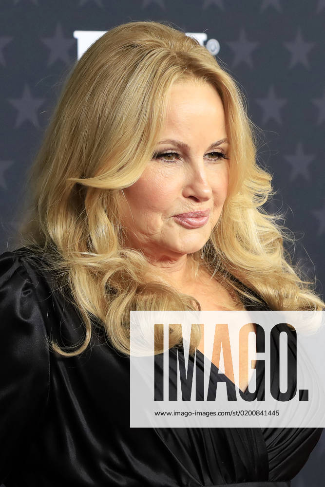 LOS ANGELES - JAN 15: Jennifer Coolidge at 2023 Critics Choice Awards - Arrivals at the Fairmont Century Plaza on January 15, 2023 in Century City, CA Century City USA - ZUMAb170 20230115_zap_b170_218