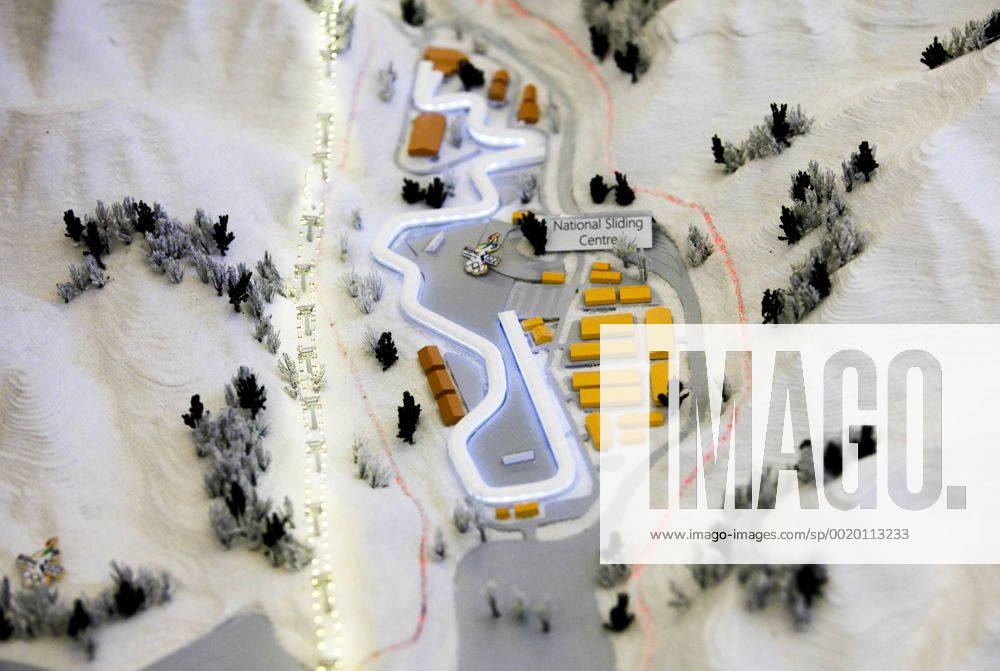 (150610) -- LAUSANNE, June 10, 2015 -- This photo shows a sandbox model at the expo of Beijing Candidate City s bid for the 2022 Winter Olympic Games Olympische Spiele Olympia OS at the Palace hotel in Lausanne, Switzerland, on June 10, 2015. ) (SP)SWITZERLAND-LAUSANNE-2022 WINTER OLYMPICS-EXPO ZhouxLei
