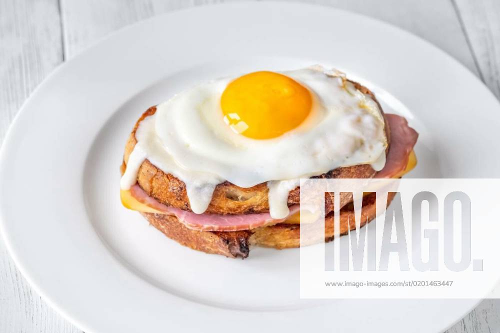 Croque madame sandwich, Croque madame hot sandwich made with ham, egg and cheese, Croque madame hot sandwich made with ham, egg and cheese, 30.12.2022,