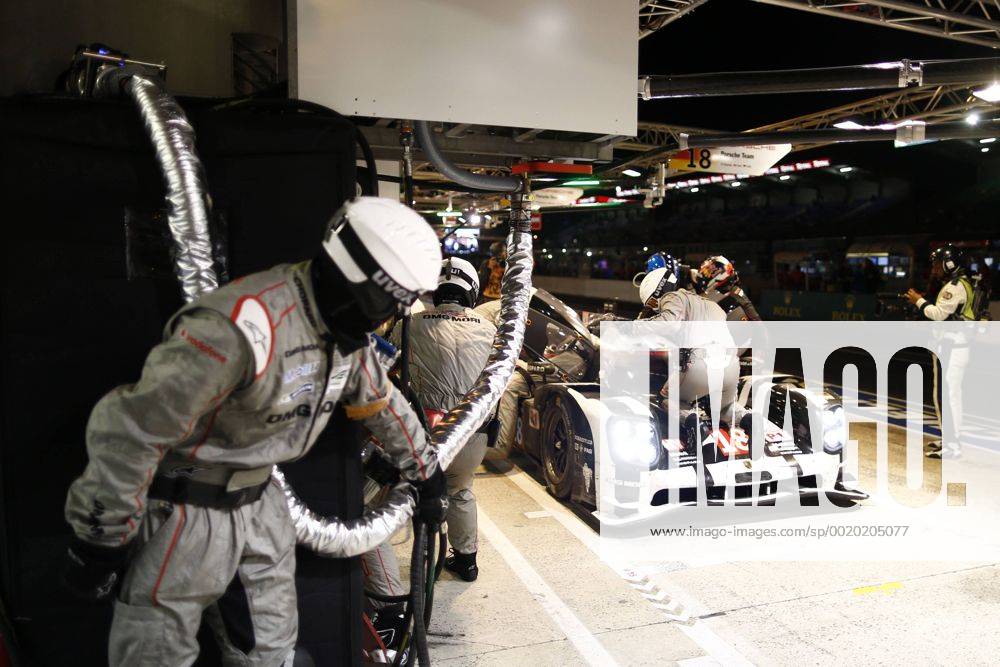 Motorsports: FIA WEC 2015: 24 Heures du Mans, Porsche 919 Hybrid, Porsche Team: Romain Dumas, Neel Jani, Marc Lieb ZWEIx