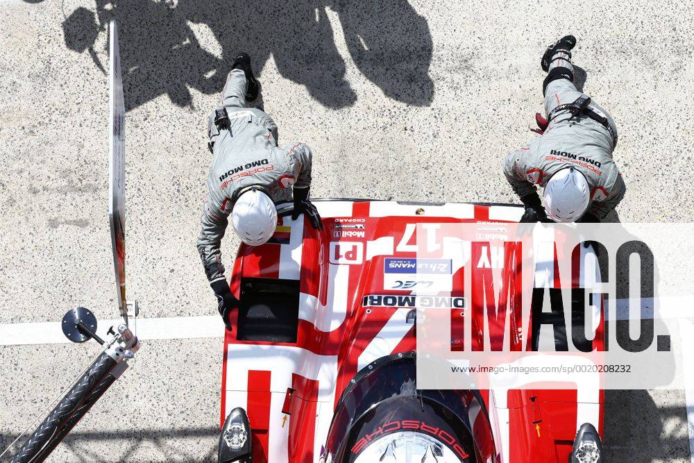 Motorsports: FIA WEC 2015: 24 Heures du Mans, Porsche 919 Hybrid, Porsche Team: Timo Bernhard, Mark Webber, Brendon Hartley ZWEIx