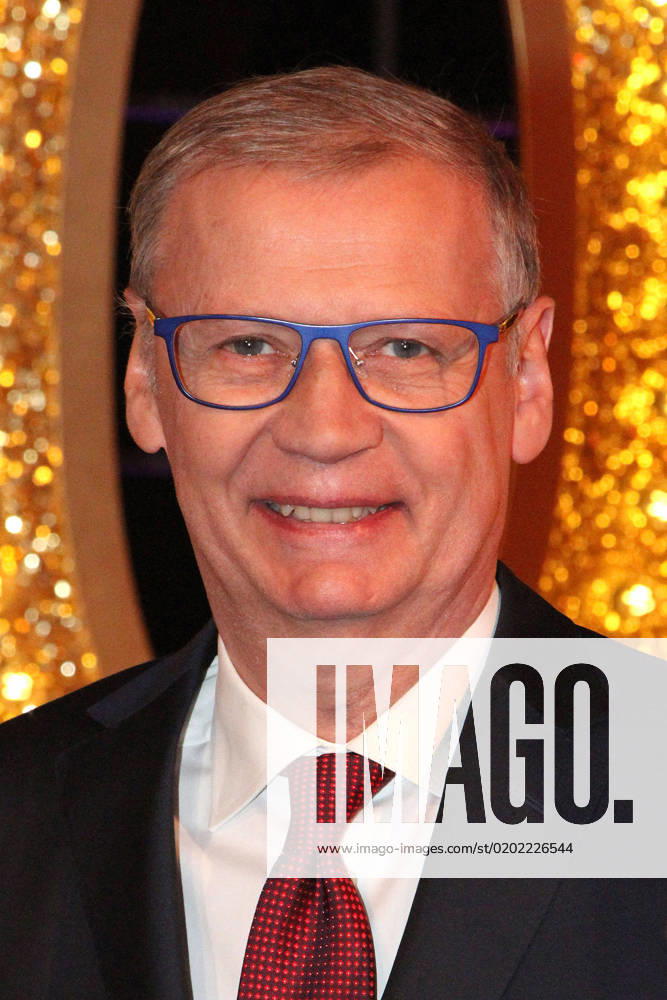 Guenther Jauch beim Fototermin nach der Aufzeichnung der 1000. Ausgabe von -Wer weiss denn sowas- (ARD) am 6.02.2023 in Hamburg. Die geplante Ausstrahlung ist am 18.02.2023 um 20.15 Uhr in der ARD Das Erste Wer weiss denn sowas? (ARD) Pressetermin zur 1000. Folge in Hamburg