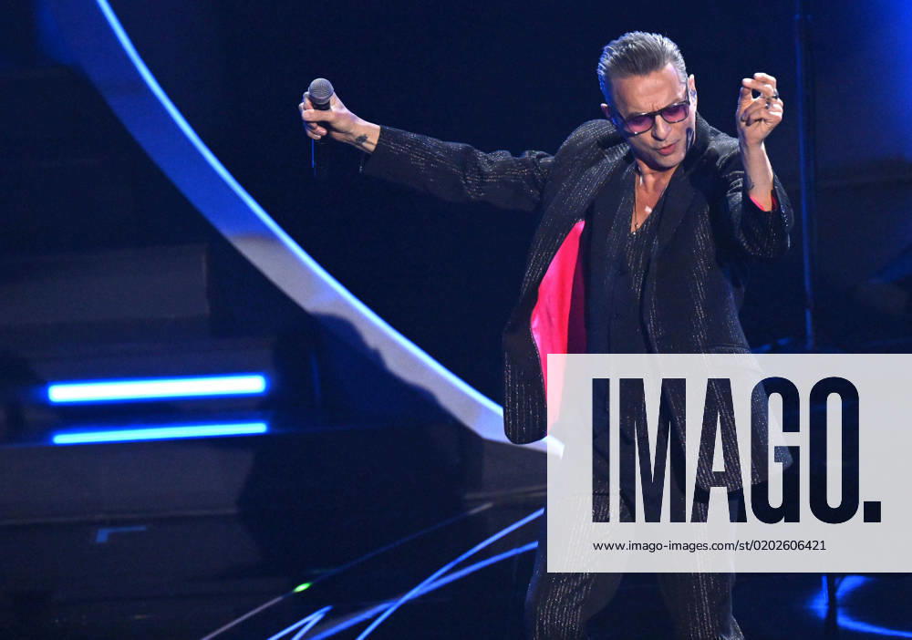 British band Depeche Mode vocalist Dave Gahan performs on stage at the Ariston theatre during the 73rd Sanremo Italian Song Festival, in Sanremo, Italy, 11 February 2023. The music festival will run from 07 to 11 February 2023. ANSA ETTORE FERRARI. SANREMO ITALIA - ZUMAa110 20230211_zaf_a110_143