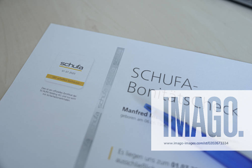 Symbolbild Schufa Eintrag und Bonitaet Symbolfoto und Themenbild des Schufa Bonitaetscheck und Schufa Eintrag zur Eroeffnung und Abschloss von Konto und Mietvertrag Koeln Nordrhein-Westfalen Deutschland