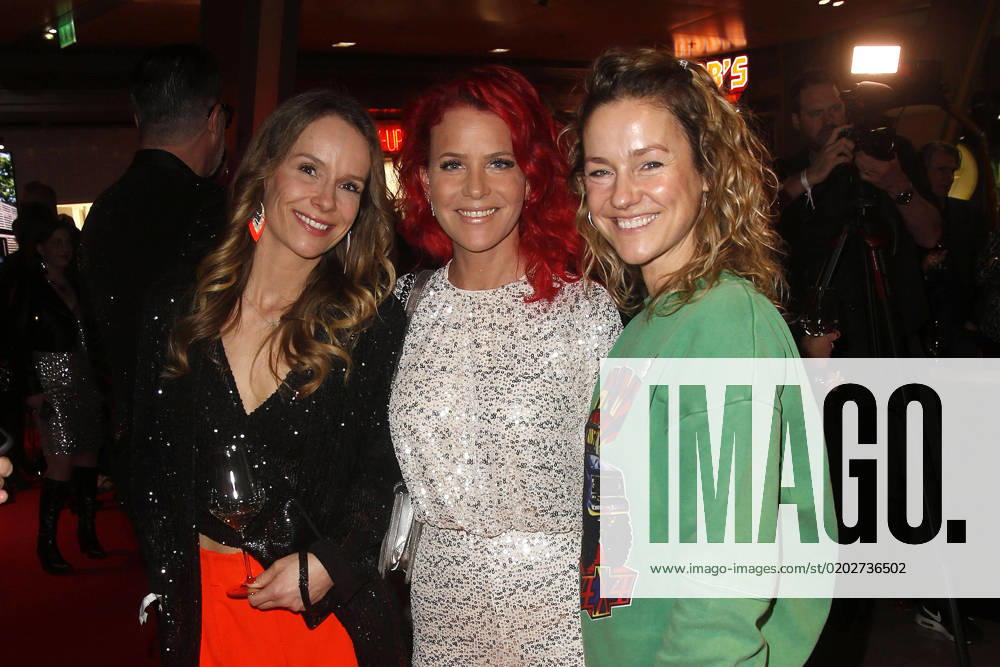 Bilder des Jahres 2023, Entertainment 02 Februar Entertainment Themen der Woche KW07 Anika Eggert, Dana Diekmeier und Rhea Harder bei der HOBÂ S Hut of Burger Opening Party am 15.02.2023 in Hamburg Hob s Hut of Burger Opening Party in Hamburg